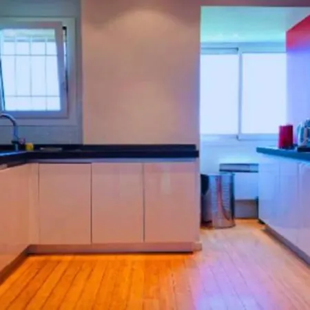 Penthouse 100m2 Avec 2 Et Terrasse 80m2 Apartmán *