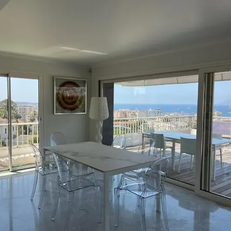 Penthouse 100m2 Avec 2 Et Terrasse 80m2 *