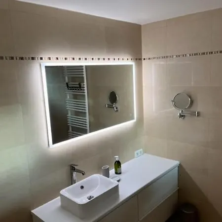 Penthouse 100m2 Avec 2 Et Terrasse 80m2 公寓